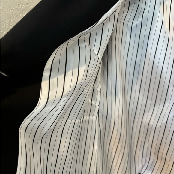 Kasper NWOT Black Fully Lined Blazer With Mid Length Sleeves - Picture 2 of 7